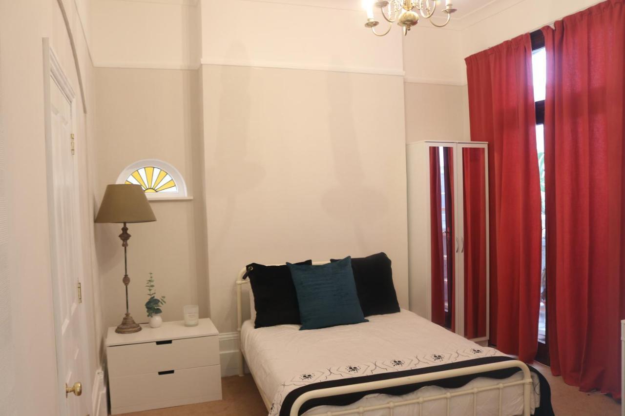 Inviting You To Your Home From Home 10 Minutes From Stratford Westfield London Exterior photo